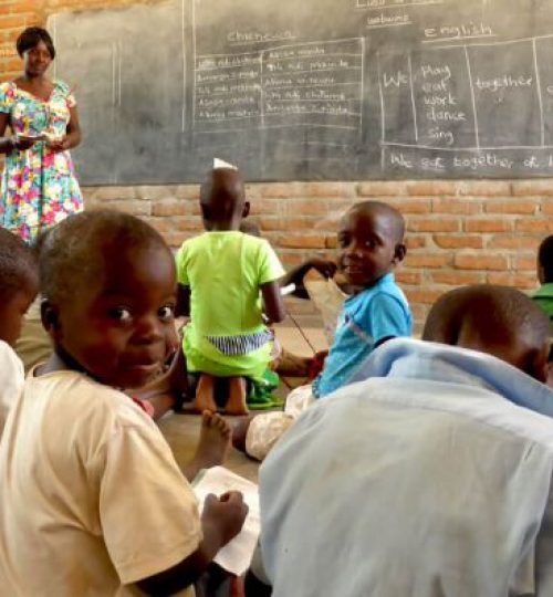 Malawian-classroom-lacking-desks-Ripple-Africa